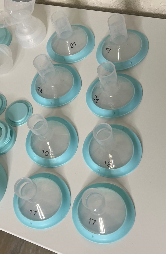 Zomee Z2 Breast Shield Kit (Flanges/Valves/Diaphragms) Plus Extras!!