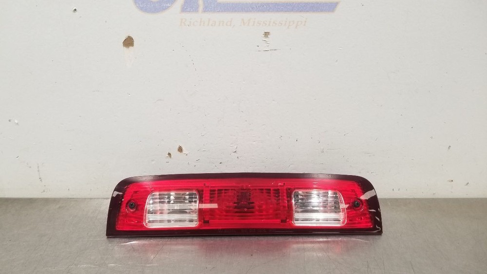 23 DODGE RAM 2500 HIGH MOUNTED STOP LIGHT INCANDESCENT