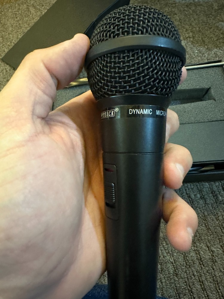 Redback Professional Handheld Unidirectional Dynamic Microphone C0383