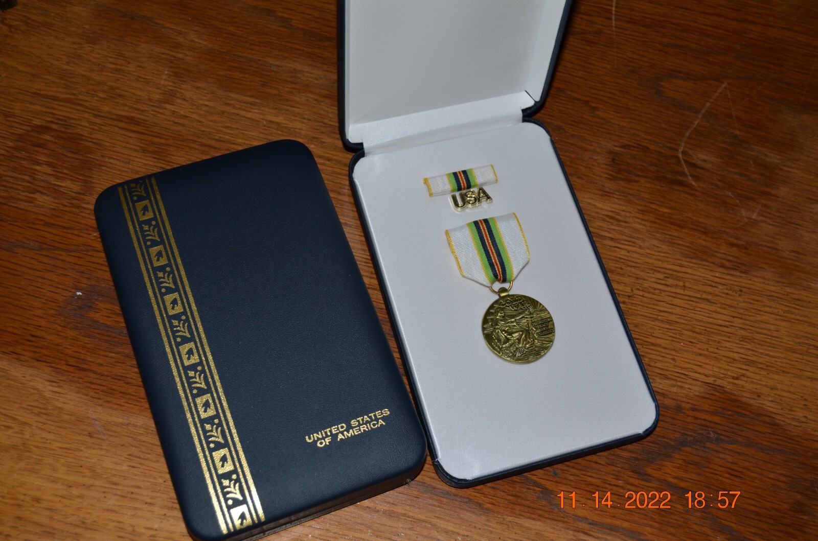 Full Size Cold War Service Medal, 1945 - 1991 Certificate Leather Folder & Case