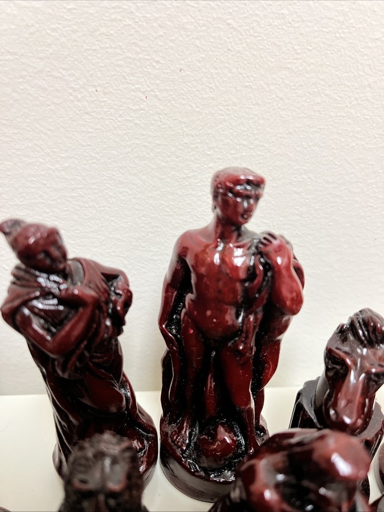 Michaelangelo Themed Figurines Resin Chess Set (32pieces)