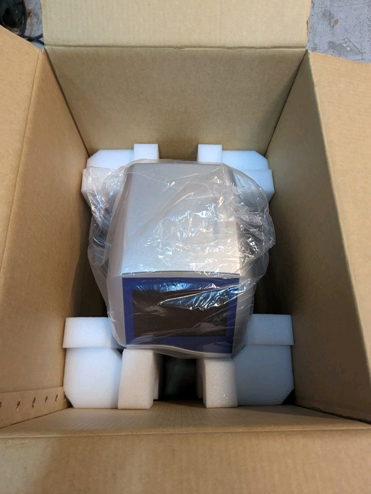 Qiagen QIAxpert Microfluidic UV/VIS Spectrophotometer RNA DNA REF 9002340