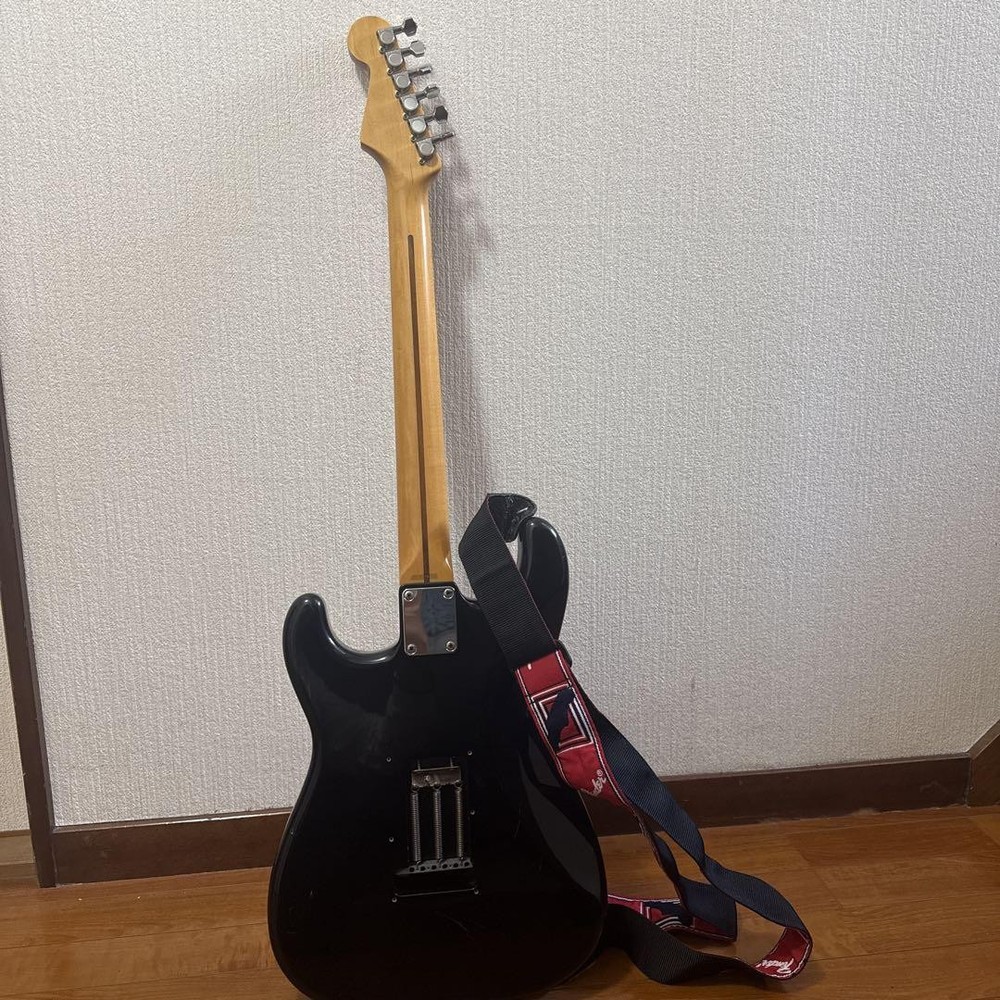 Fender Stratocaster japan Safe Packing!