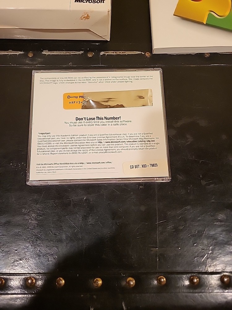 Microsoft Office 2000 Standard (Academic) X03-7979 preowned