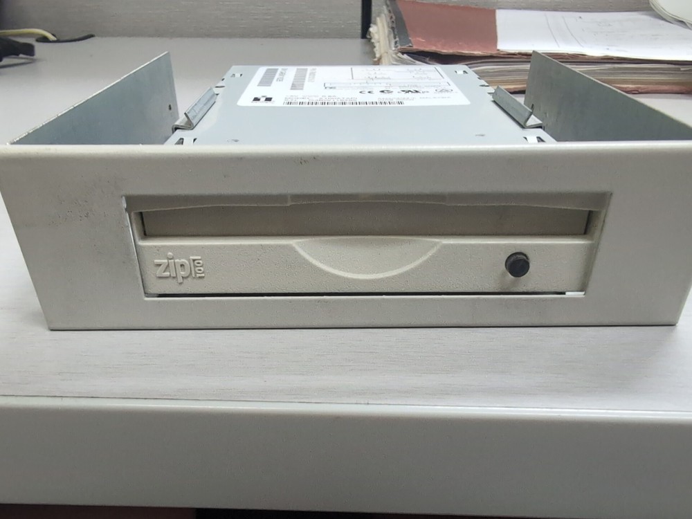 Iomega RMI001015-01 Z100ATAPI Zip Drive