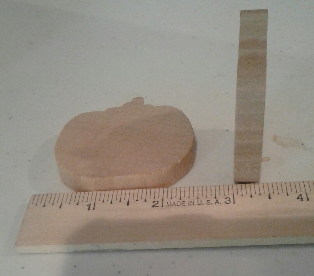 Pumpkins, wooden  (30)