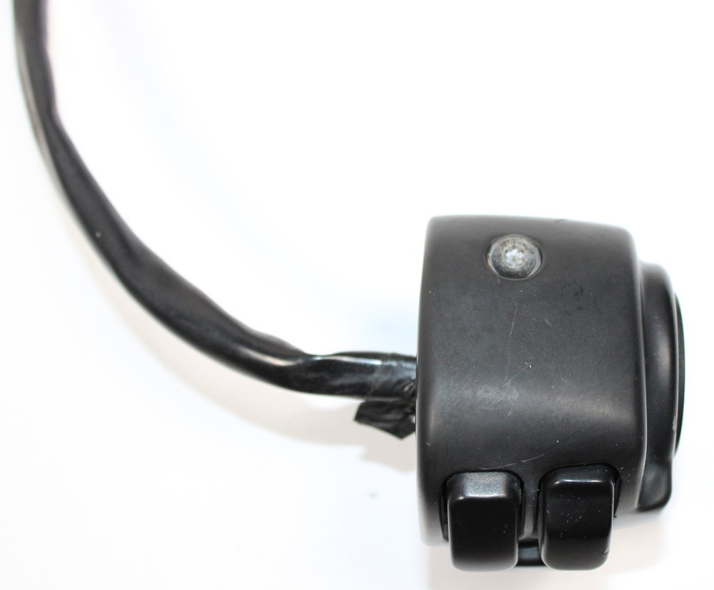 04 Harley Electra Glide Classic FLHTCI Right Control Switch