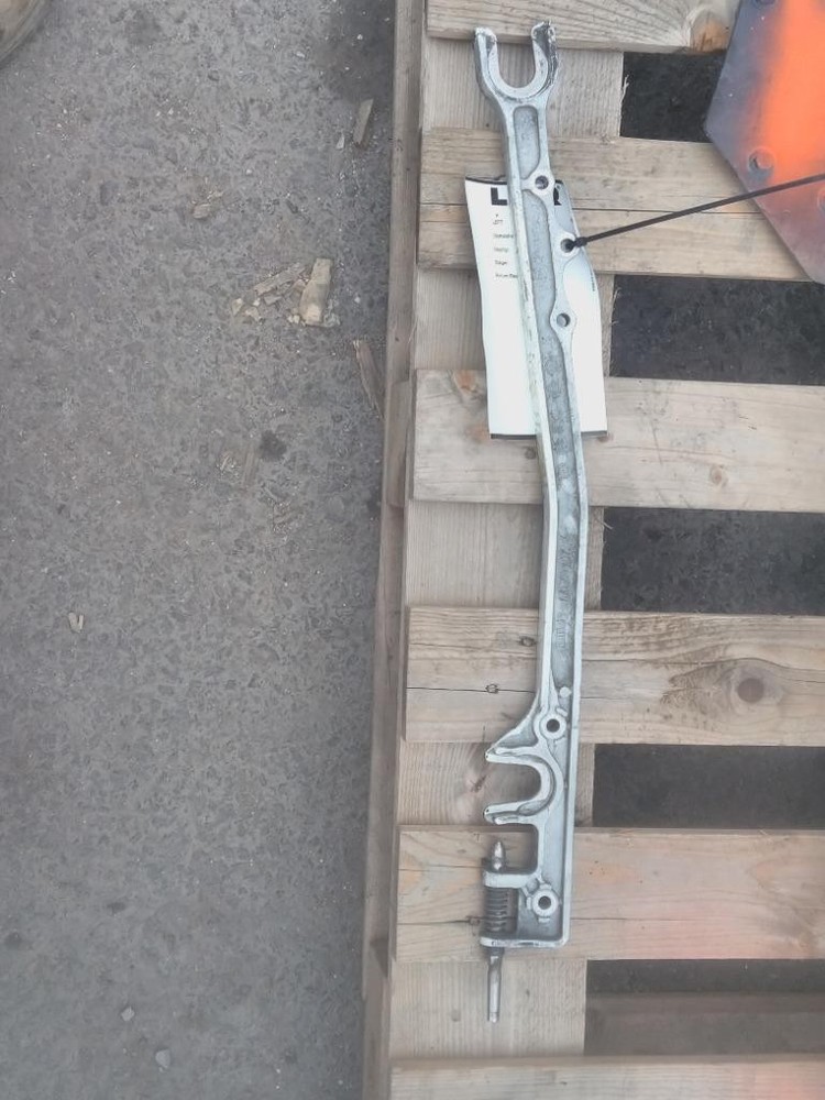 For 2024 MACK ANTHEM FAIRING BRACKET Left ,  WA