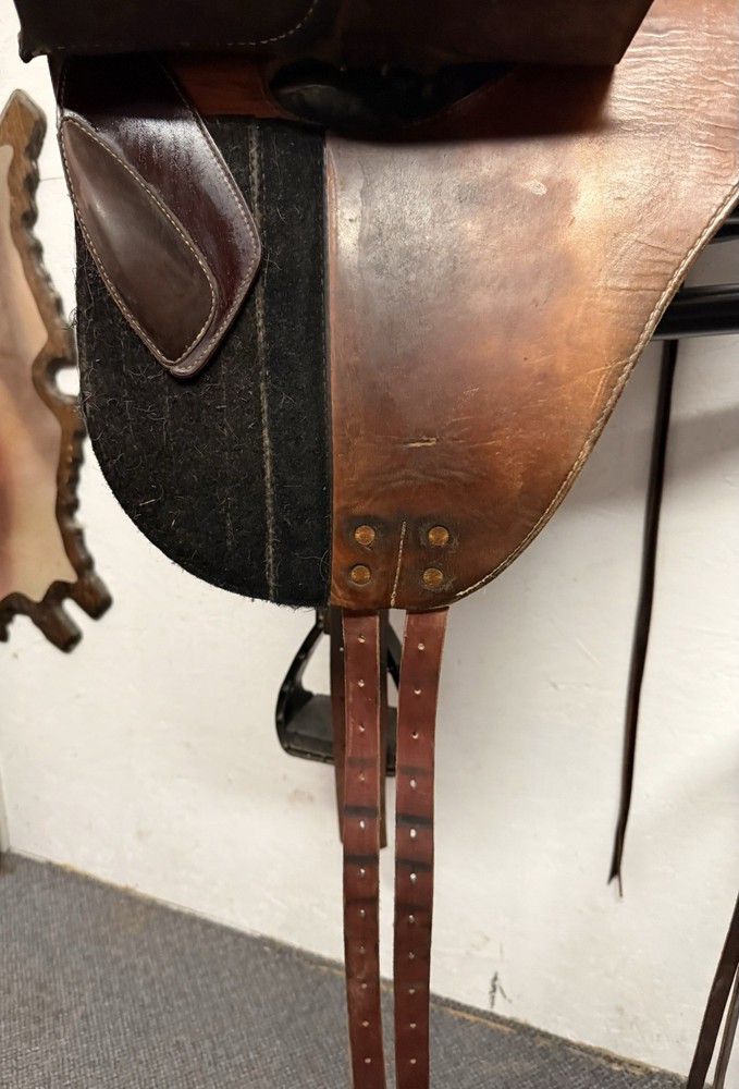 Specialized Saddles 15”.