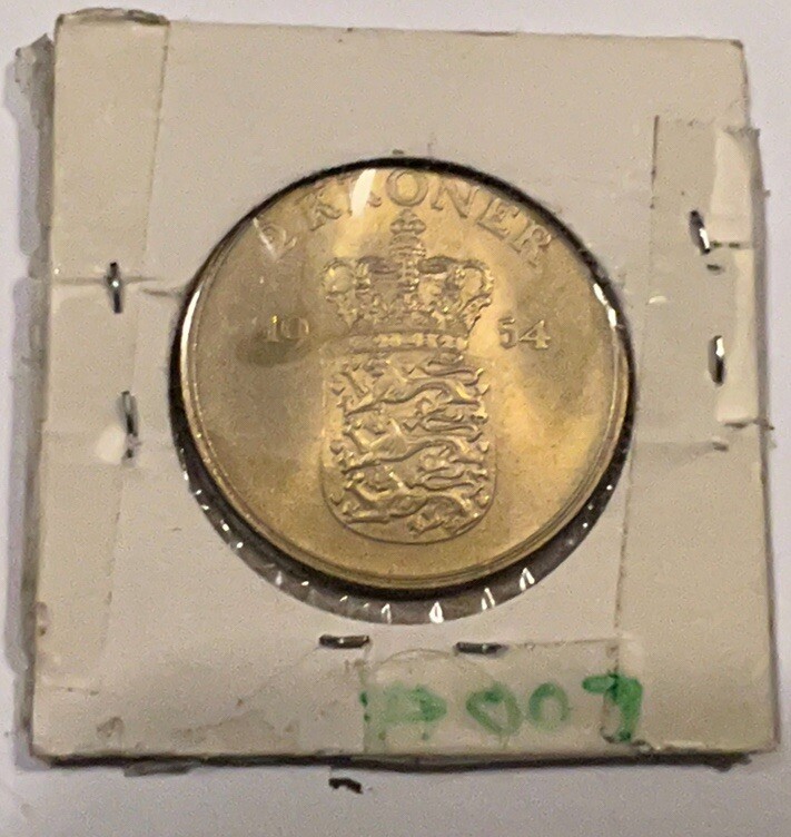 Denmark 2 Kroner 1954 Almost Uncirculated # 007
