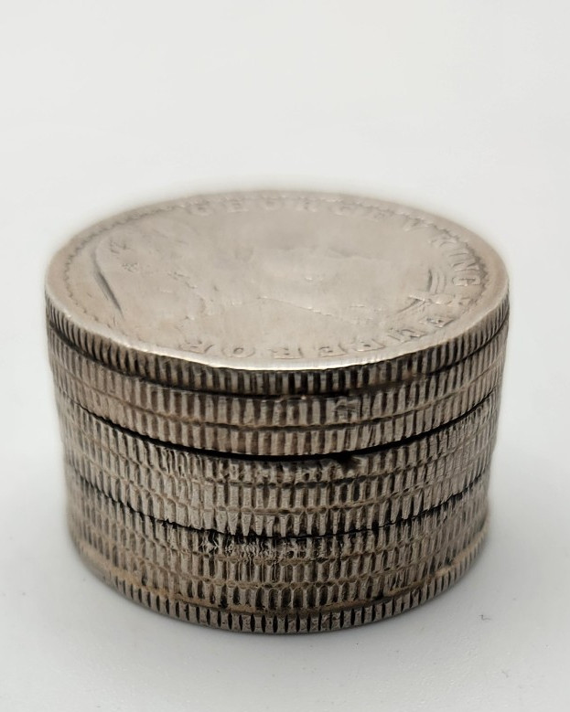 Indian Colonial 1918-25 Rupee Coin Silver Coin Pill Box George V King .917%