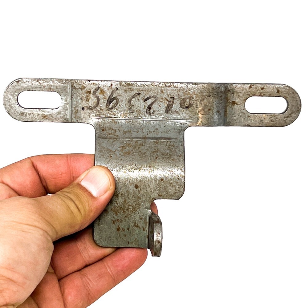 Genuine Cummins 3072395 Engine Bracket NOS