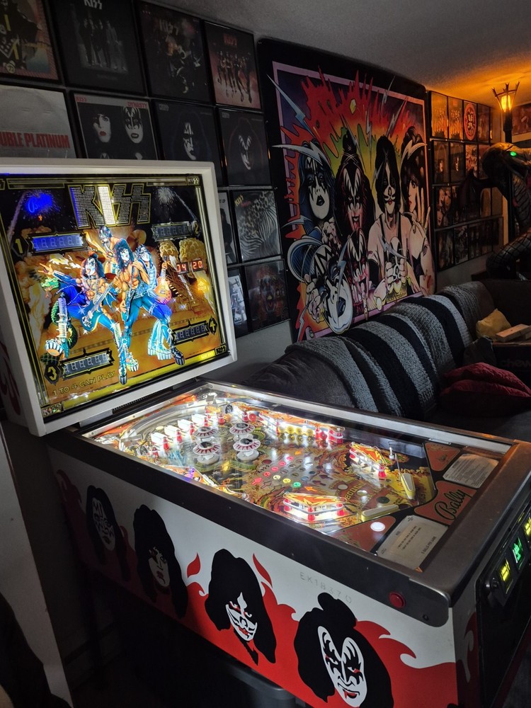Kiss Classic Pinball Machine
