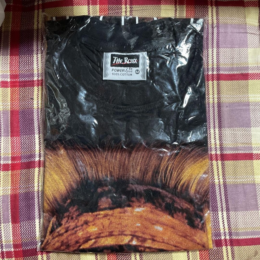 [Unopened ] hide Tshirt