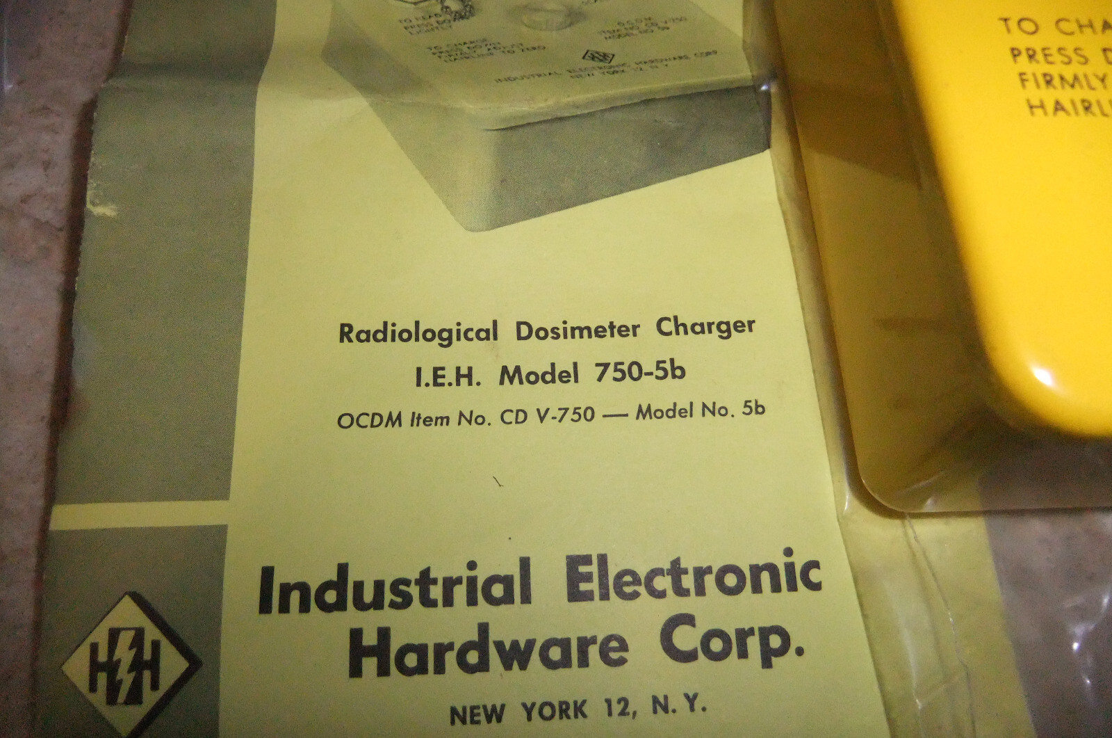 CDV-750 Civil Defence Surplus High Range Dosimeter w/ Extras!!