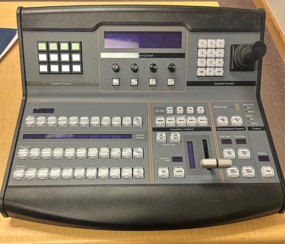 ^^ BLACKMAGIC DESIGN ATEM 1 M/E BROADCAST PANEL (LSP98)