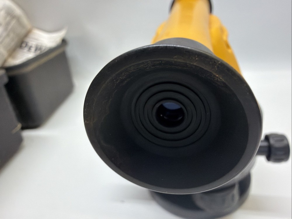 DEWALT DW090 Builder’s Level