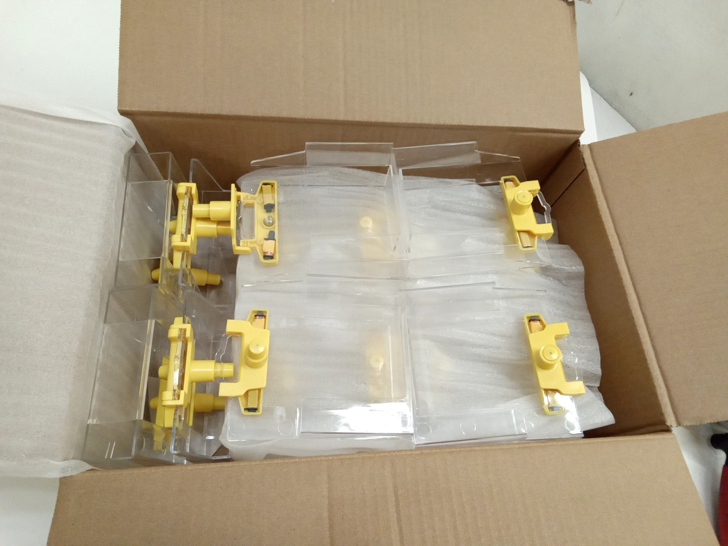 Sekura AM/RF Single Hole Oyster Tag w/Clear Shell 101x110x29mm SuperLock 20pk