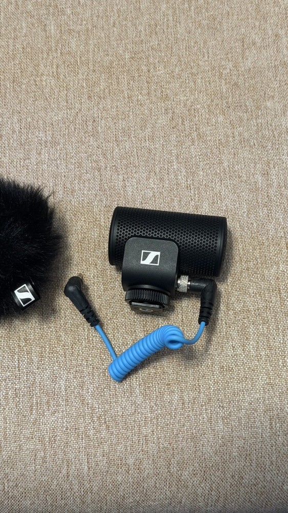 Sennheiser MKE 200 Directional Camera Microphone with Windshield
