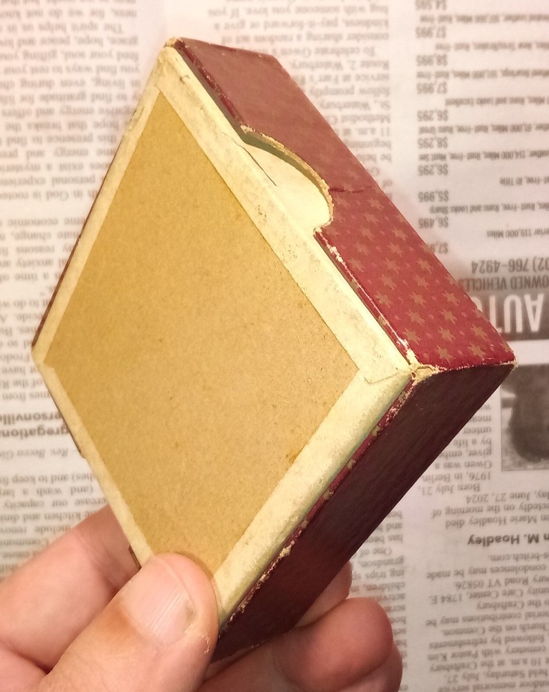 Antique - Bay State Boston Mandolin String + Box