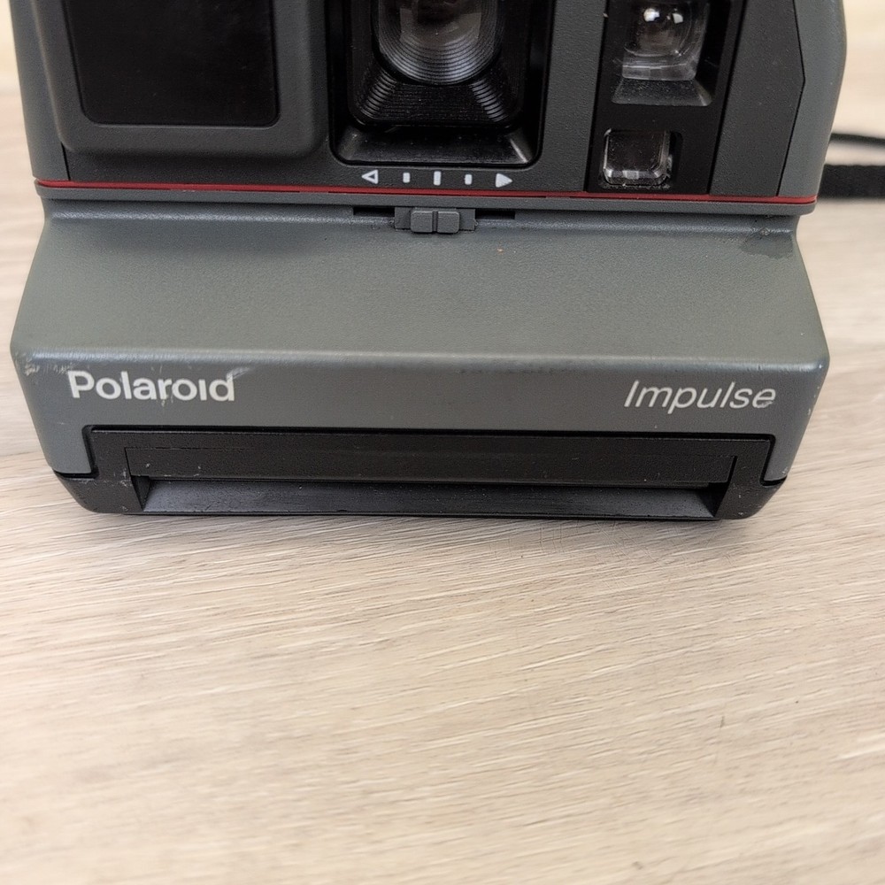 Polaroid 600 Impulse Built In Flash Instant Camera UNTESTED