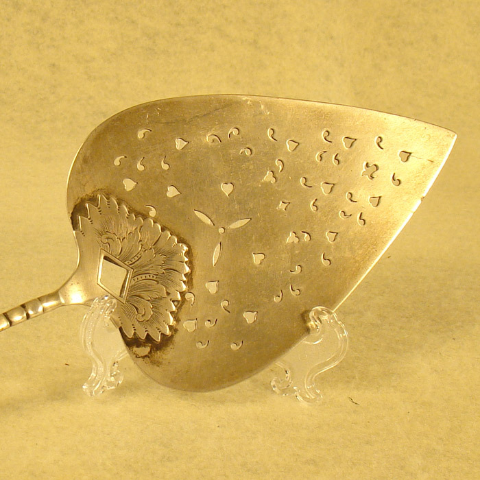 Large Heart-Shaped Cake Server (800 Silver)