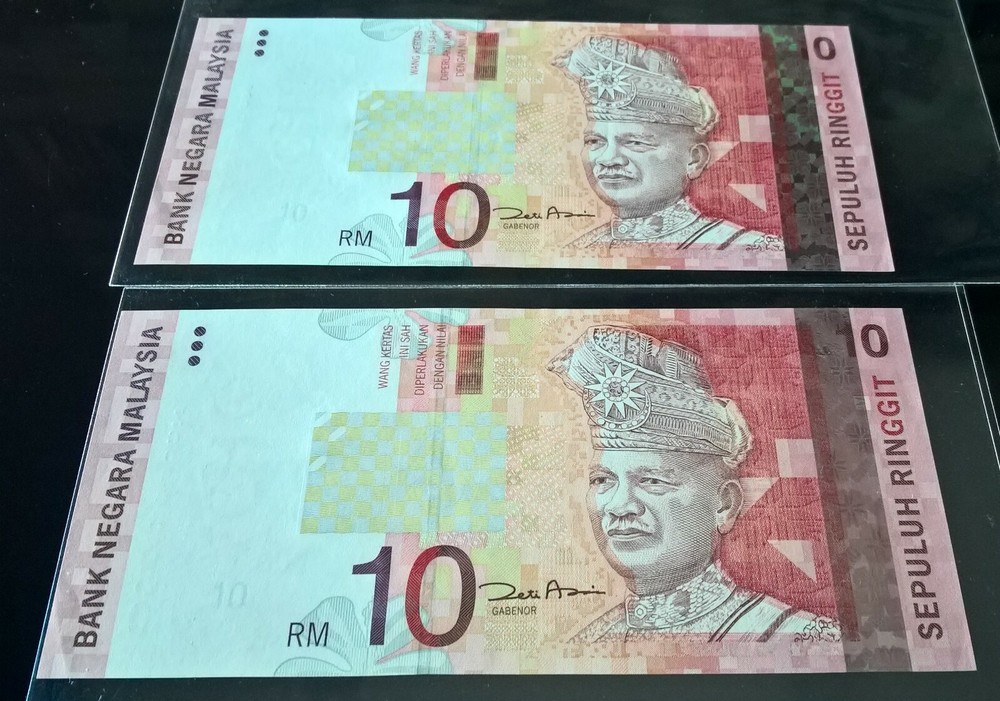 Malaysia Ringgit $10 ZC Replacement Note 2pcs Running Number UNC Handling Mark