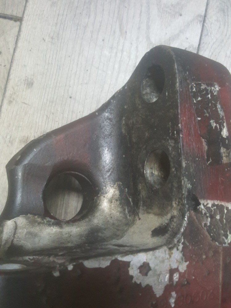 MACK VOLVO D13 ENGINE MOUNT (Left side) 20908865