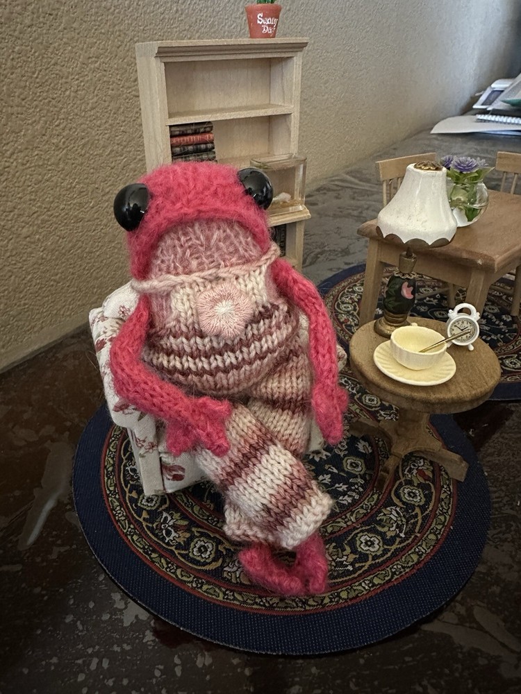 Knitted Frogy