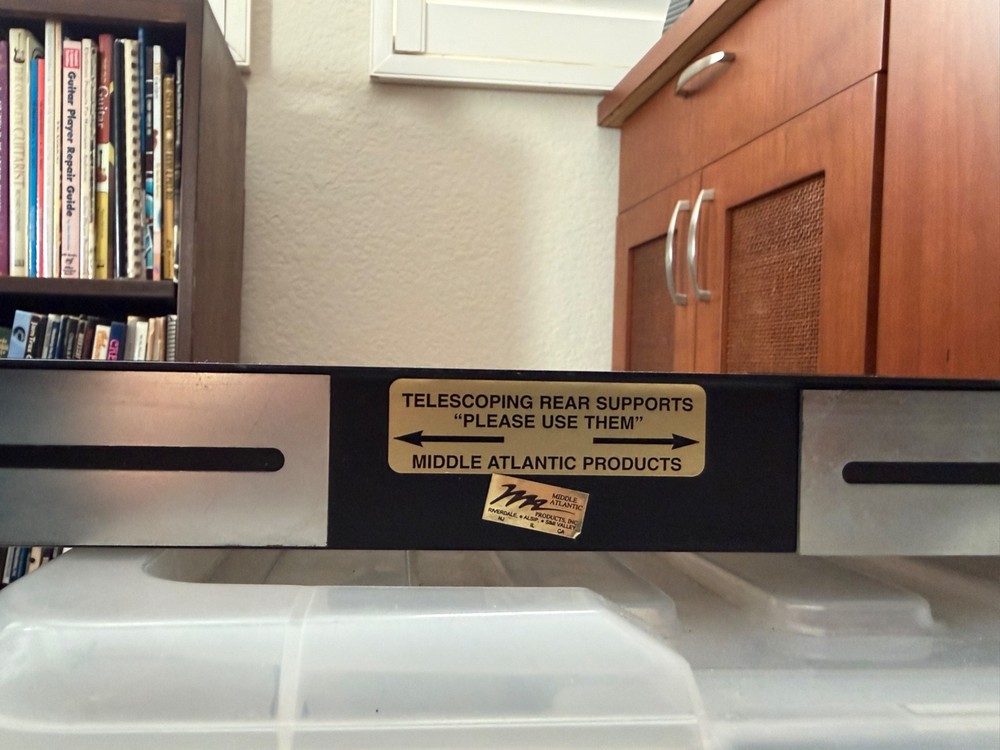 Middle Atlantic 1U pull-out Rack shelf