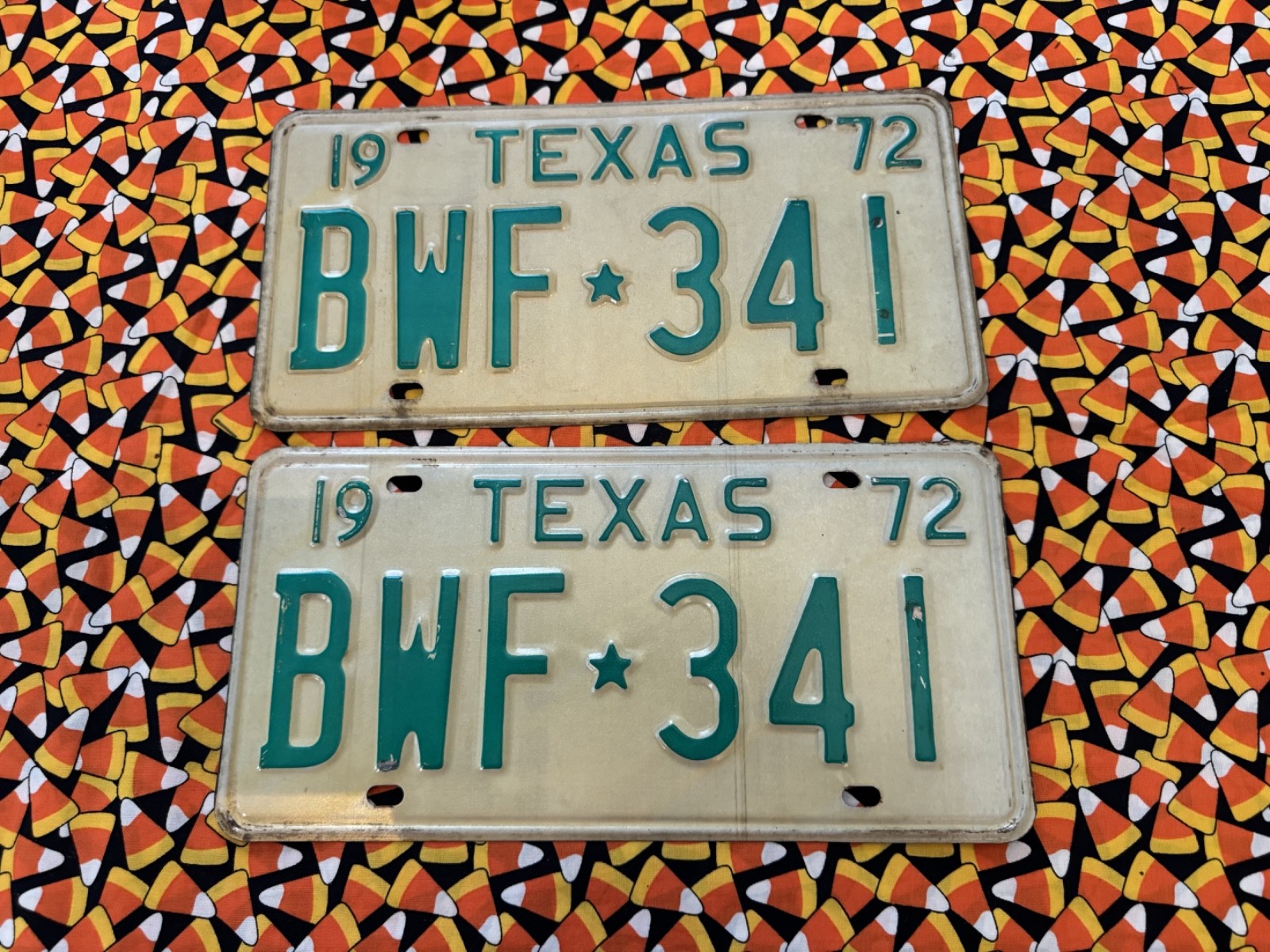 1972      TEXAS     PASSENGER     LICENSE    PLATES     BWF  341