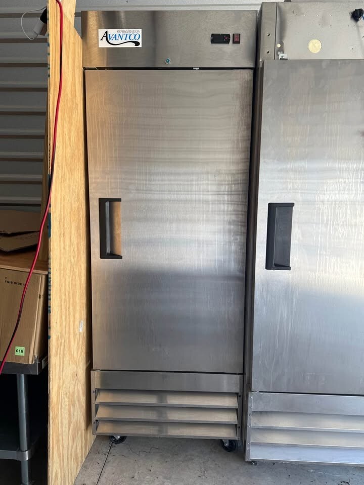 Commercial 29" Solid Door Reach-In Refrigerator