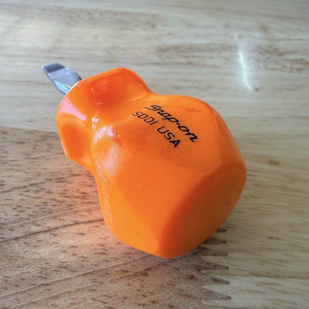 Snap On Tools Vintage Screwdriver SDD1 Orange Hard Handle Stubby Short Flat Head