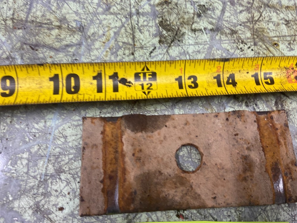 1996-1999 GMC EX.CAB REAR LEAF SPRING BRACKET PLATE