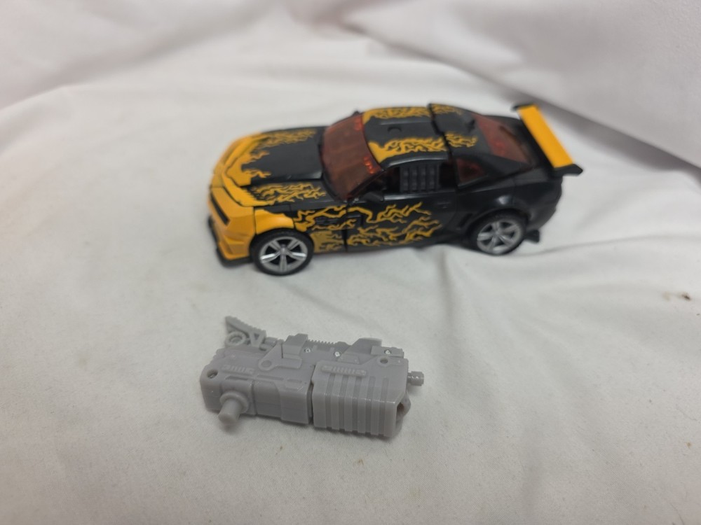 Transformers Cyberfire Bumblebee Complete DOTM Deluxe Class