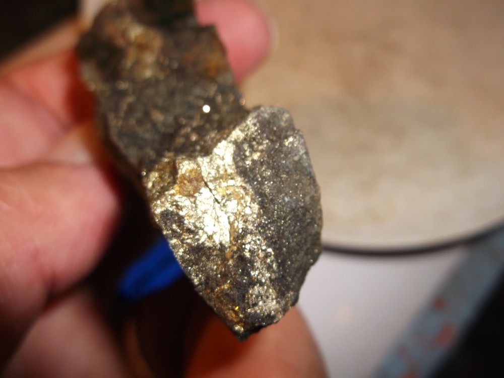 gold silver copper ore, 60 grams samples ,ore high grade .this is not