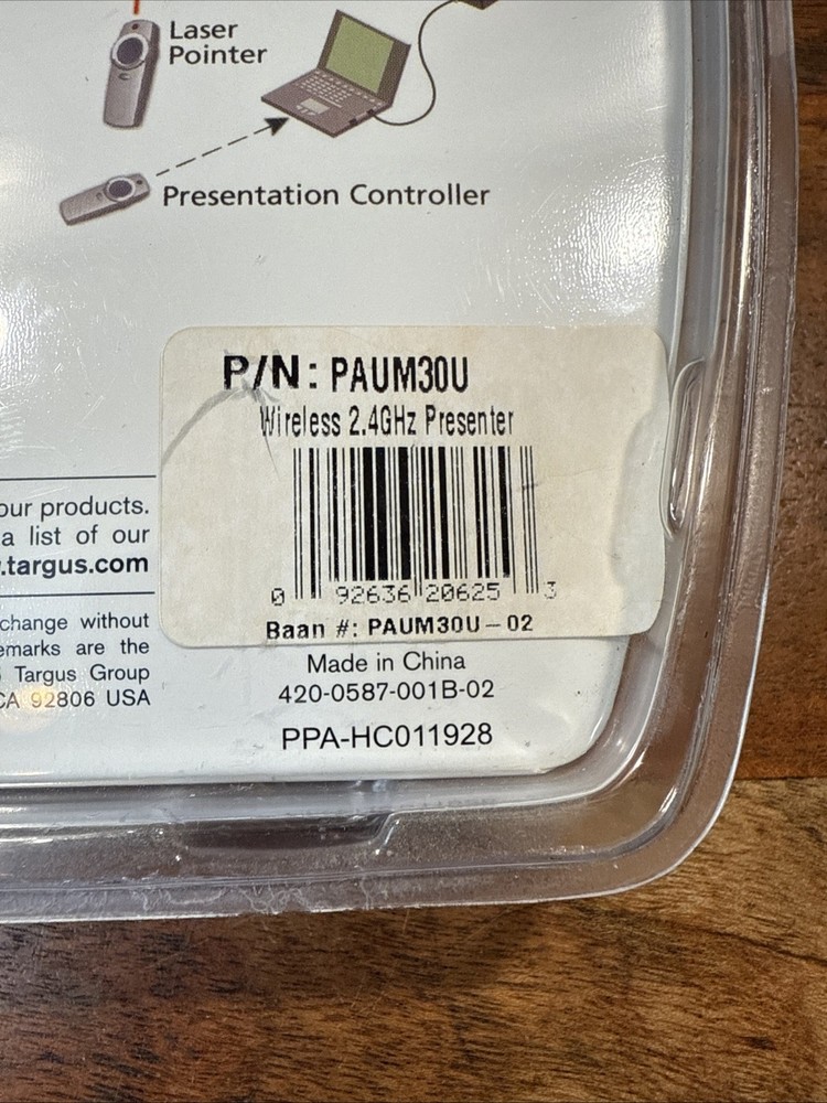 Targus PAUM30U 2.4GHz Notebook Wireless Presenter Laser Pointer Clicker