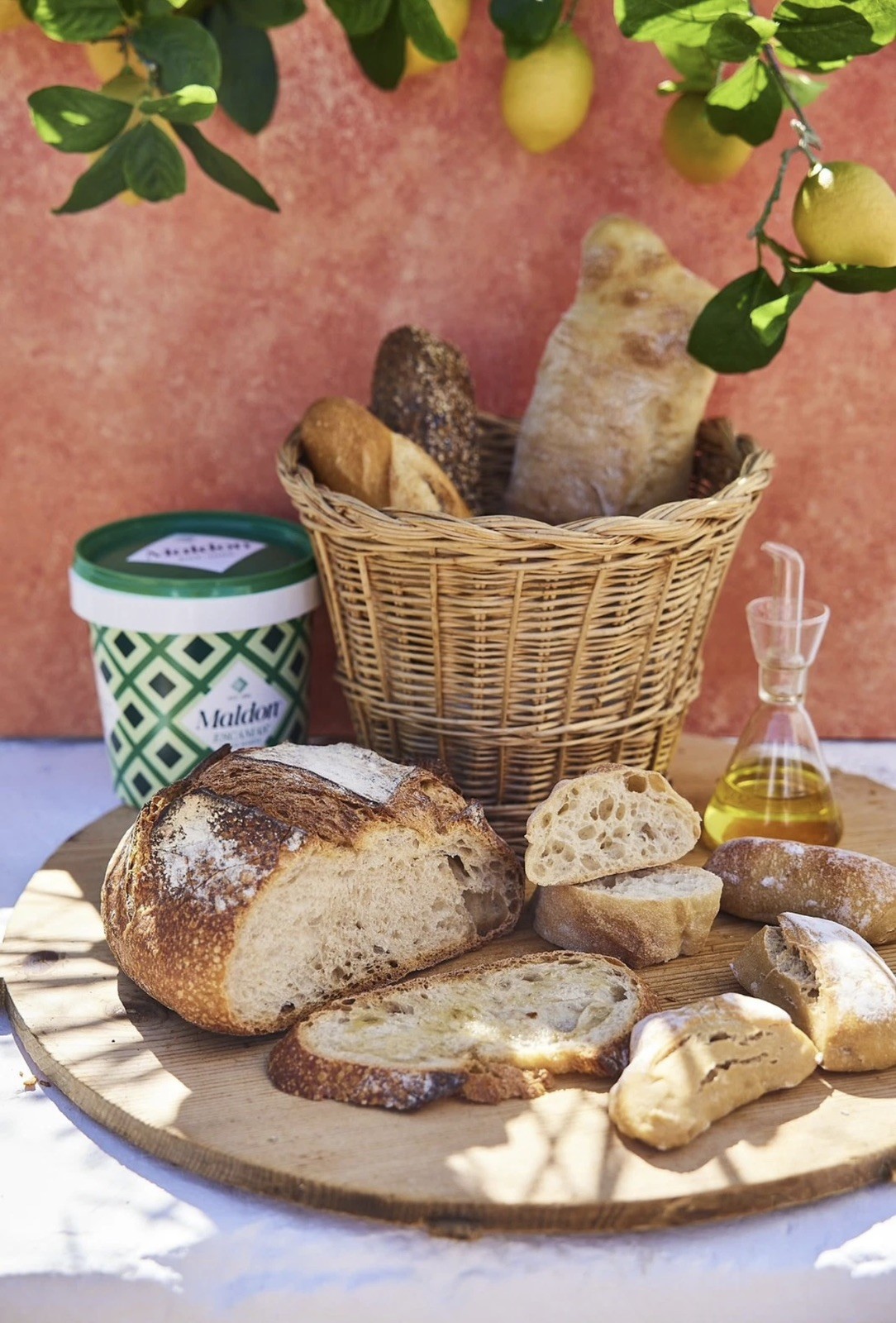 Sea Salt Flakes, 1.25lbs (570 g), Resealable Tub, Kosher, Natural - Maldon