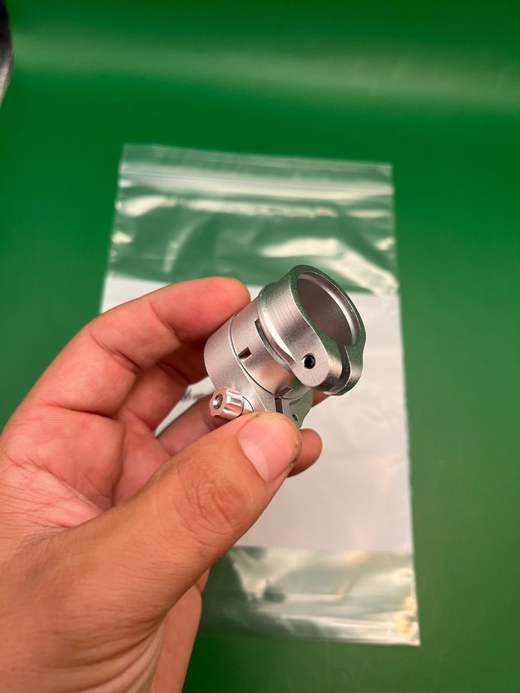 Autococker Clamping Feedneck