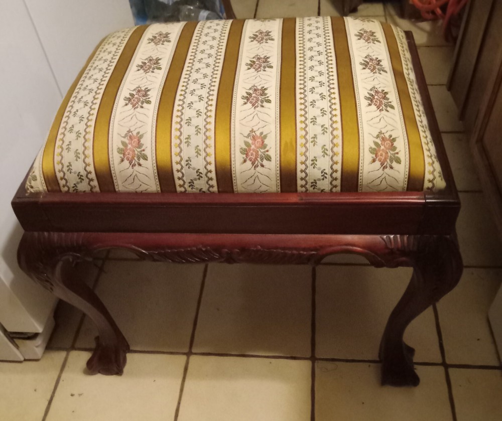 Mahogany Carved Vanity Bench  (VB129)