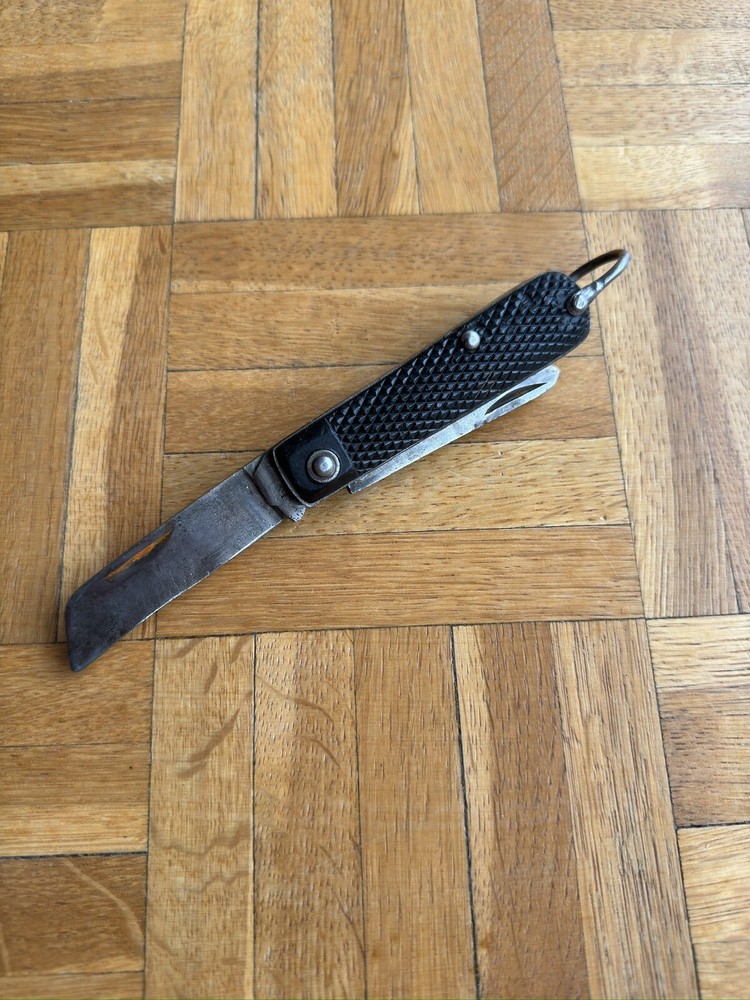 WW 2 British Canadian Clasp Knife With Belt Loop Issued