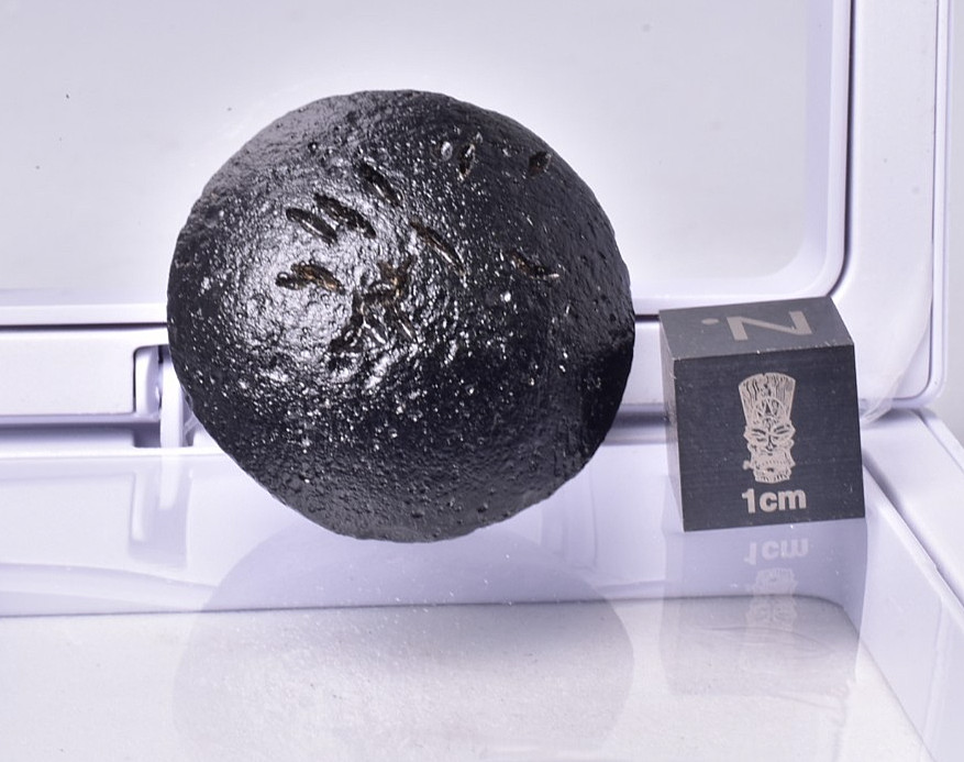 AUSTRALITE, METEORITE FROM SOUTH AUSTRALIA MT37