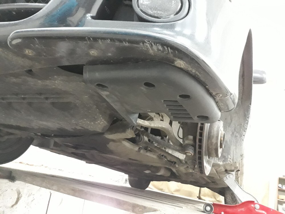 BMW E39 M5 L+R FRONT form M BUMPER SPLASH PANEL ABS plastic with instalation kit