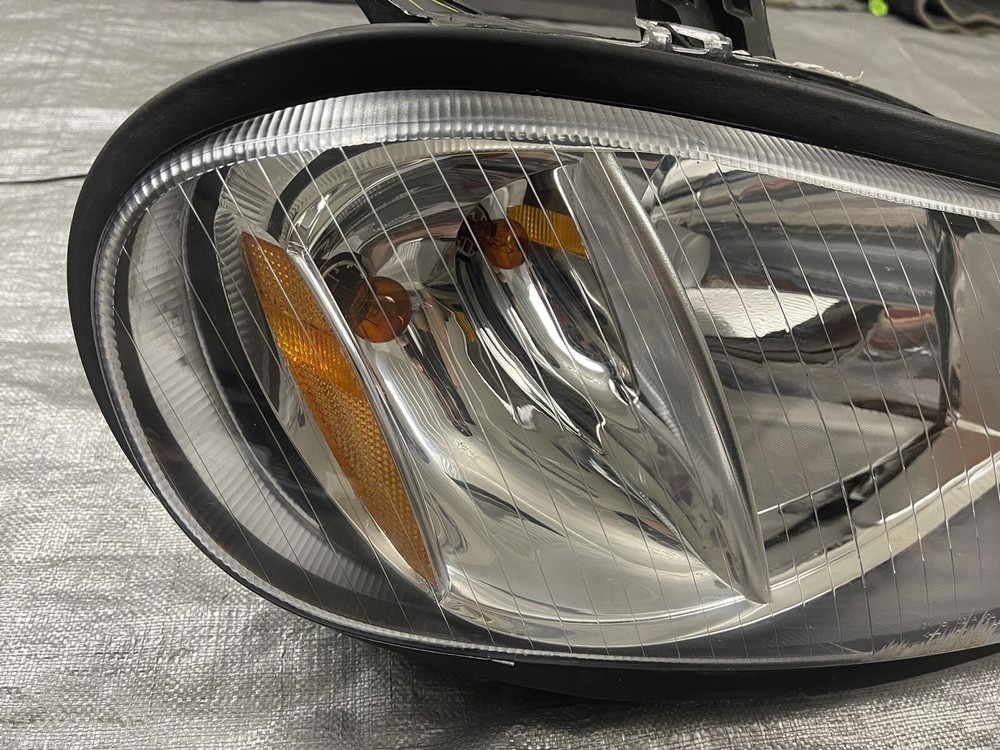 2012 Freightliner M2 106 Right Passenger Headlight Head Light