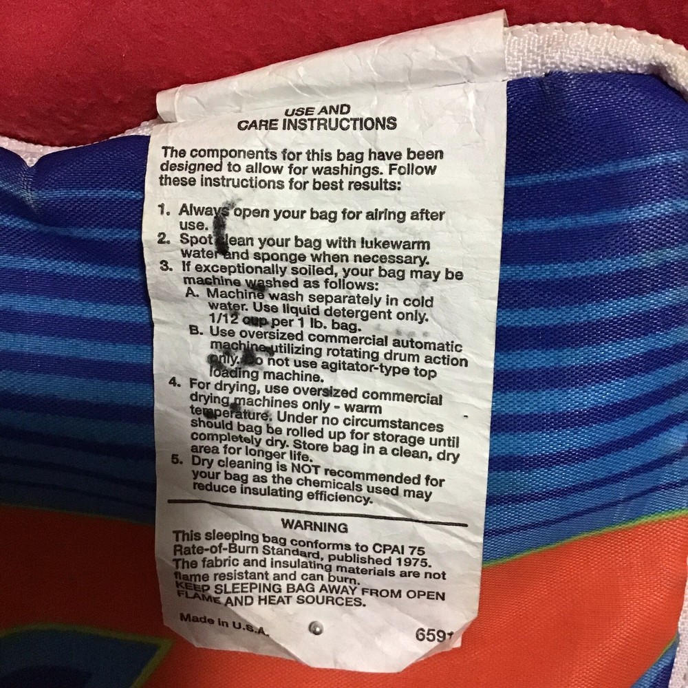 BUZZ LIGHTYEAR SLEEPING BAG . VINTAGE