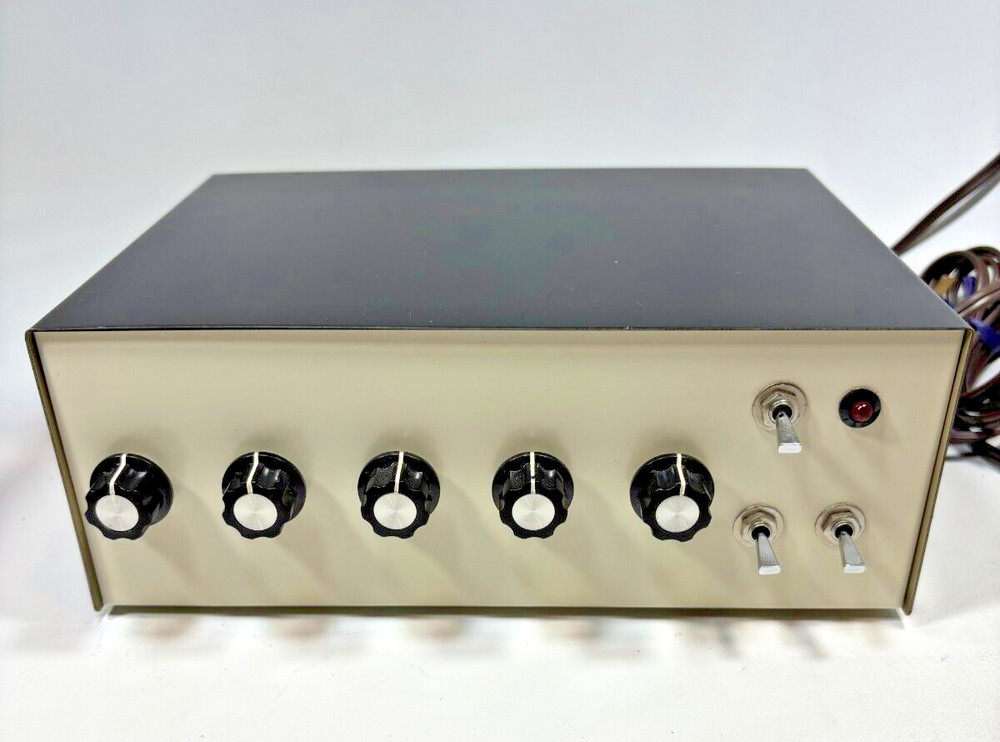 Vintage Amplifier ??? w Mouser Transformer 6 Knobs & 3 Toggle Switches Pristine