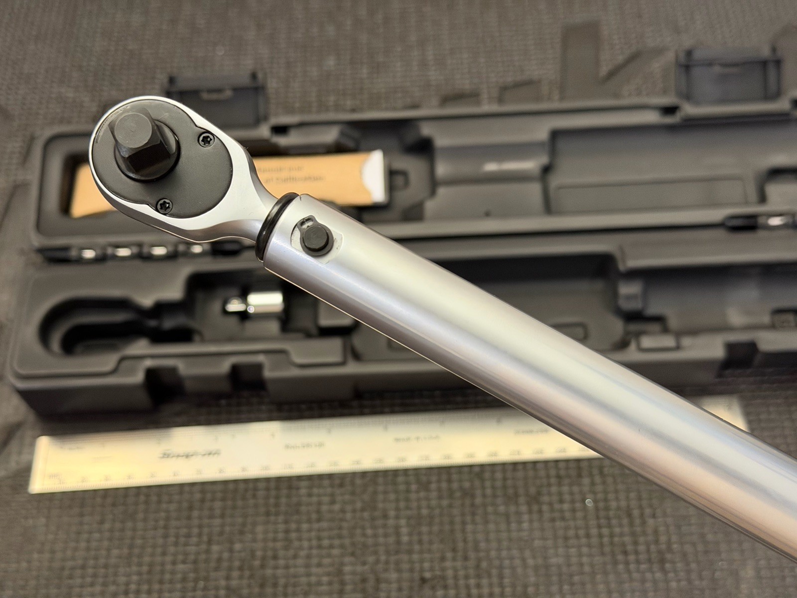 Tekton 3/8” 10-100 ft/lb 90 Tooth Micrometer Torque Wrench - TRQ51402