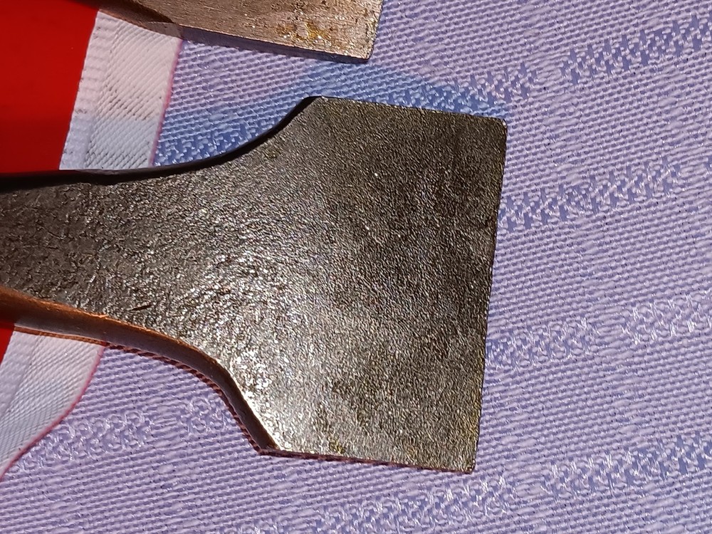 P t c six piece air chisel , set. Q Quick change.