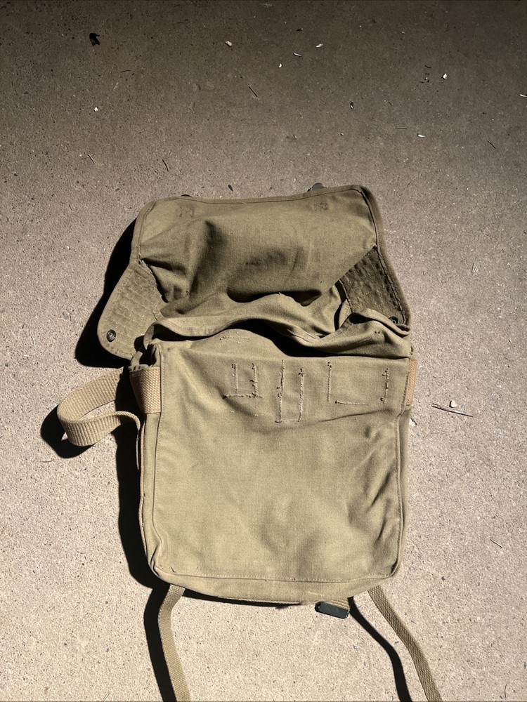 WW2 US Marine Corps Medical Pack Rare (EE440