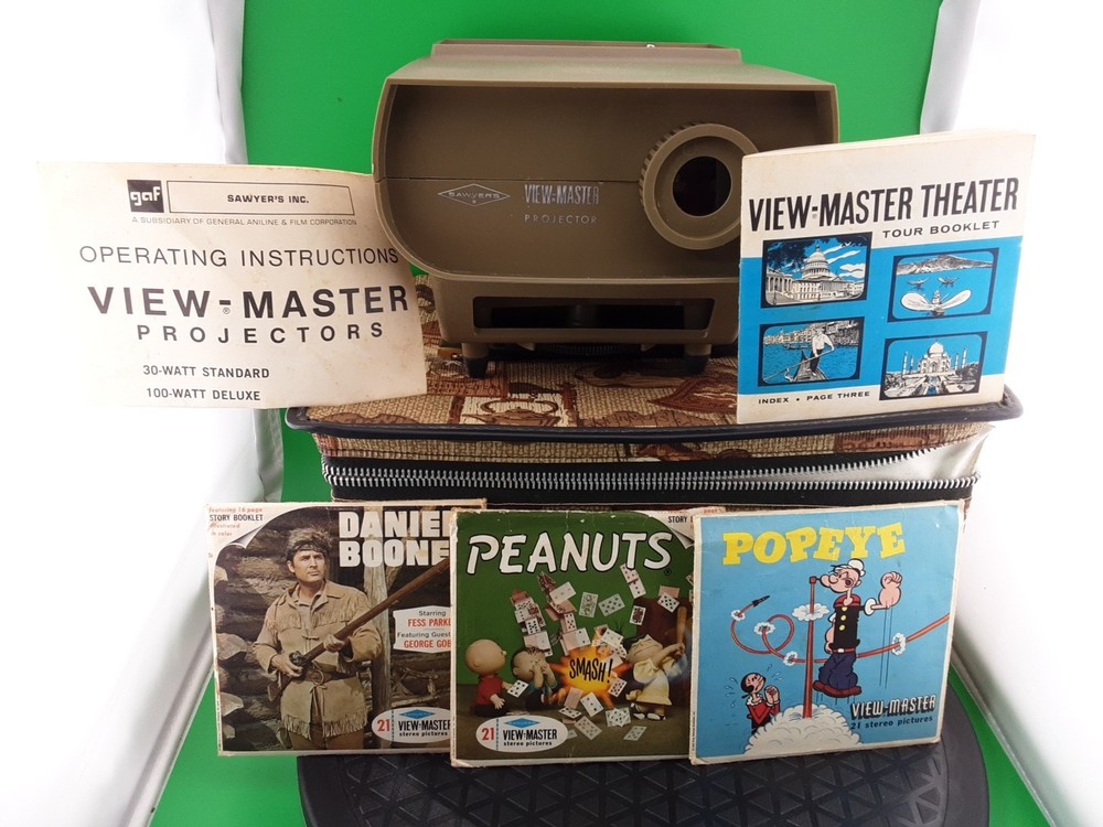 VIEW-MASTER Projector w/3 Complete Packs -Popeye, Peanuts, Daniel Boone Working